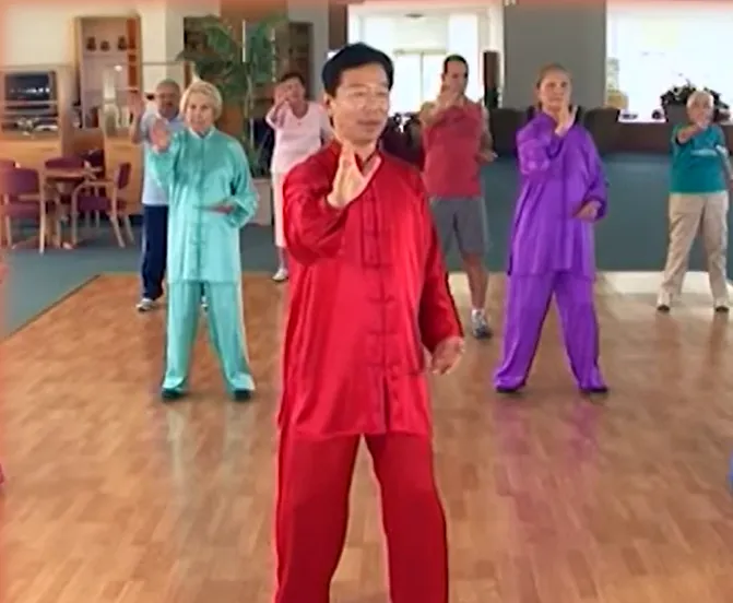 Master Han Jin Song leading an indoor Tai Chi class